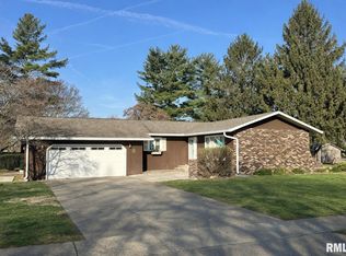 403 Locust St, Jacksonville, IL 62650