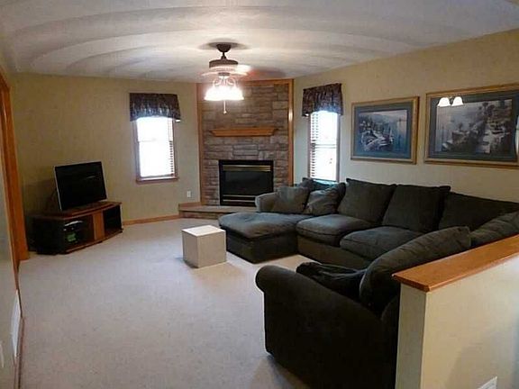 3rd image of 1082 Redoak Dr
