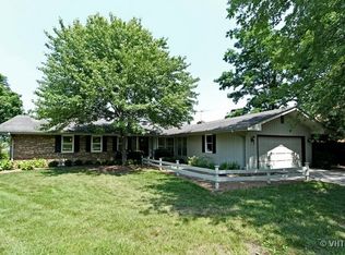 1500 Lake Shore Dr S, Barrington, IL 60010