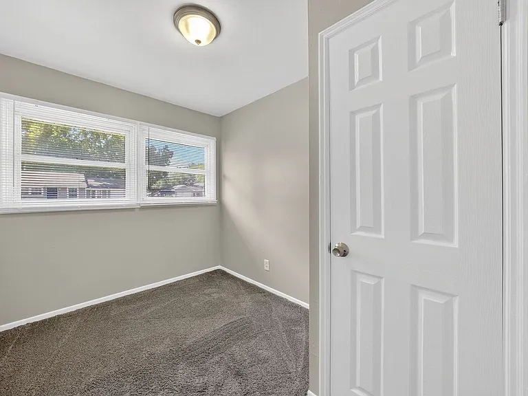 251 Midlothian Rd — Photo 18