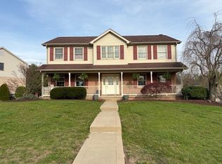 1007 Braemar Dr, Jeannette, PA