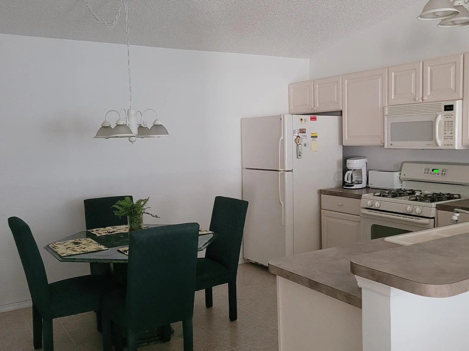 2 bed, 1156 sqft, $1,700 — Photo 4