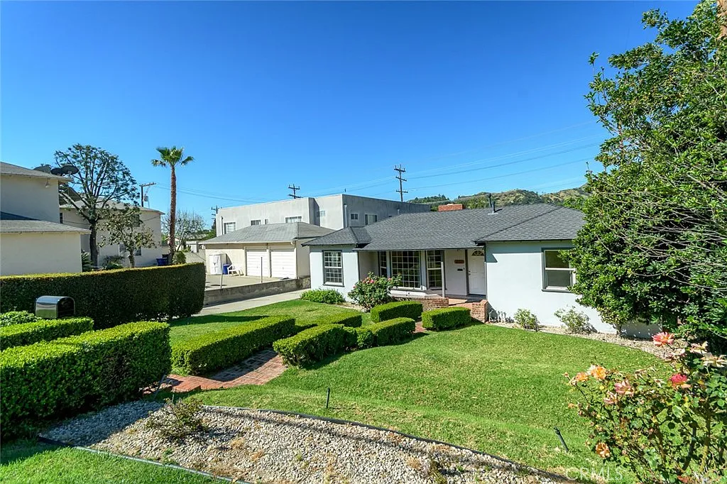 Building Photo - 2111 N Verdugo Rd