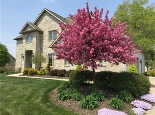 5834 Lamor Rd, Hermitage, PA 16148