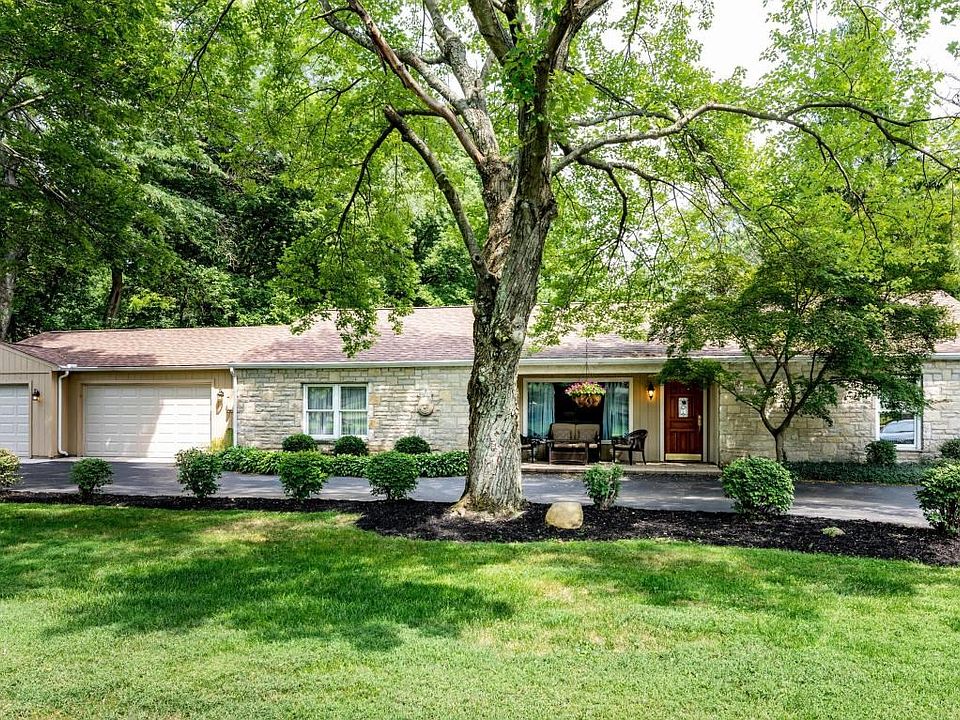 2-4246DublinRd_front-8733