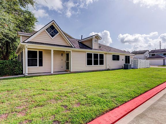 3rd image of 9622 Farrell Dr