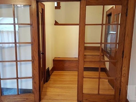 3rd image of 110 Hudson St