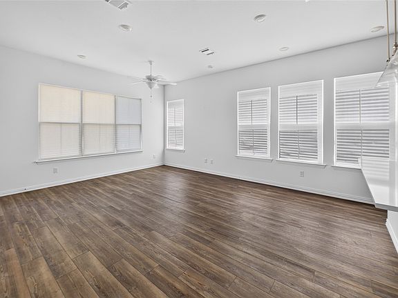 3rd image of 4713 Craymore Rd