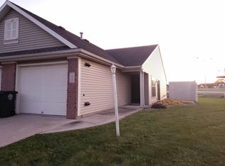 1907 Beechmont Dr, Fort Wayne, IN 46825
