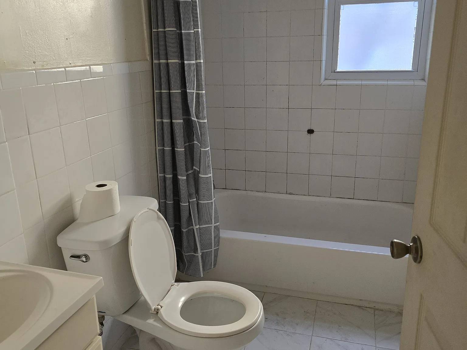 3 bed, 1.5 bath, 950 sqft, $2,500 — Photo 4