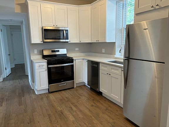 2nd image of 2200 W Leland Ave #3F