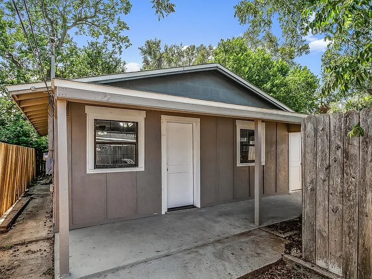 1205 Poppy Ave #B — Photo 2