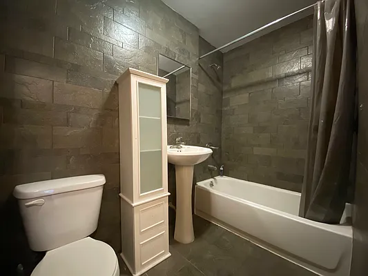 Rented by REAL New York | media 17