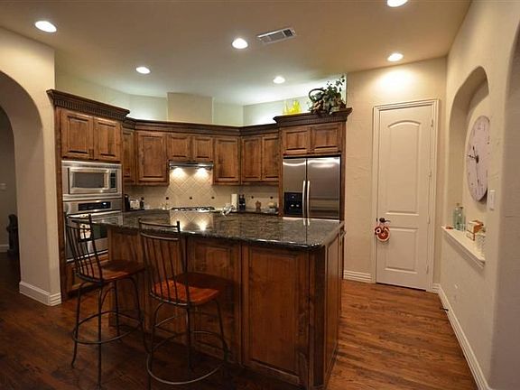 4th image of 2020 S Hill Dr