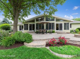 30010 N Providence Dr, Libertyville, IL 60048