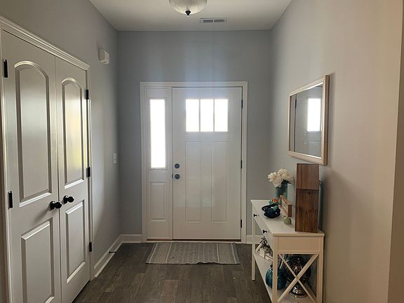 3rd image of 153 Backfield Pl