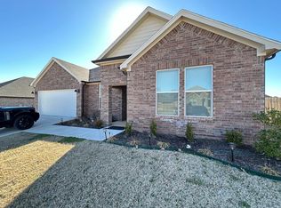 443 N Goose Xing, Farmington, AR 72730