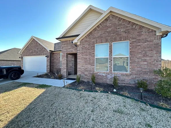 443 N Goose Xing, Farmington, AR 72730