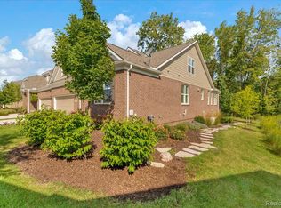 48614 Windfall Rd, Novi, MI 48374
