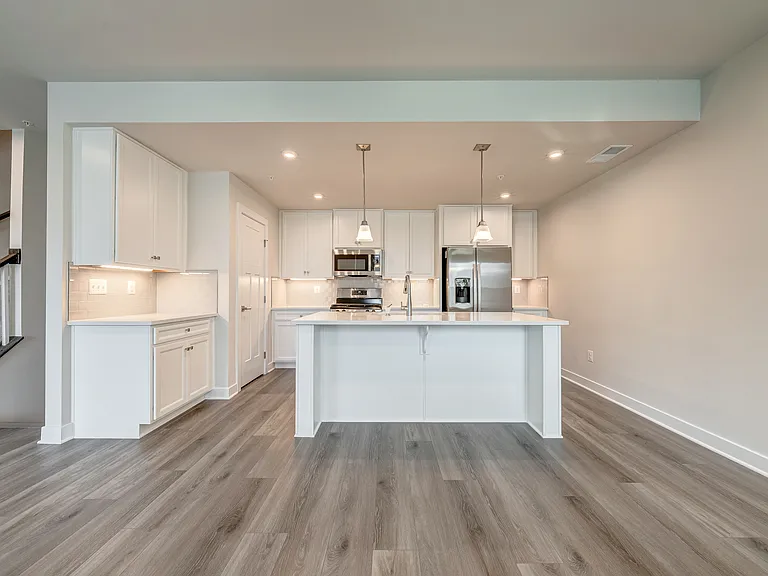 42560 Invergordon Ter — Photo 13