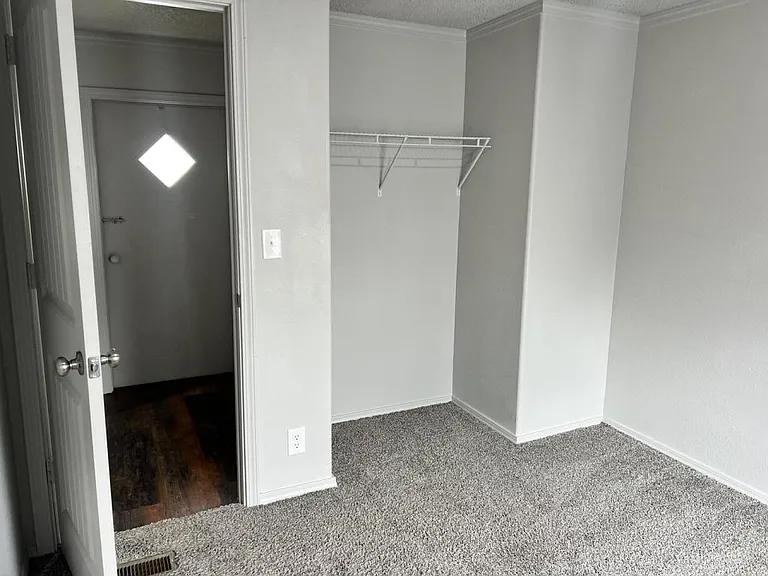 1219 W Choctaw St #25 — Photo 12