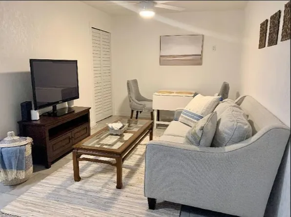 2874 38th Ave N, 2874 38th Ave N #B, Saint Petersburg, FL 33713