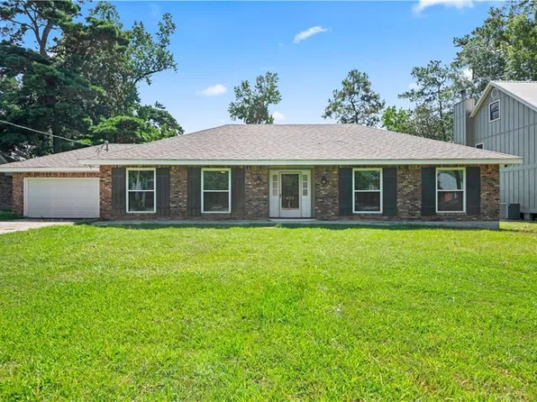 403 Evergreen Dr, Mandeville, LA 70471