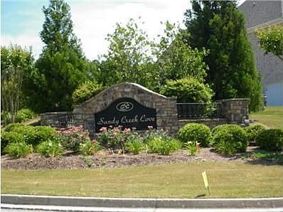 2nd image of 336 Brook Hollow Ln