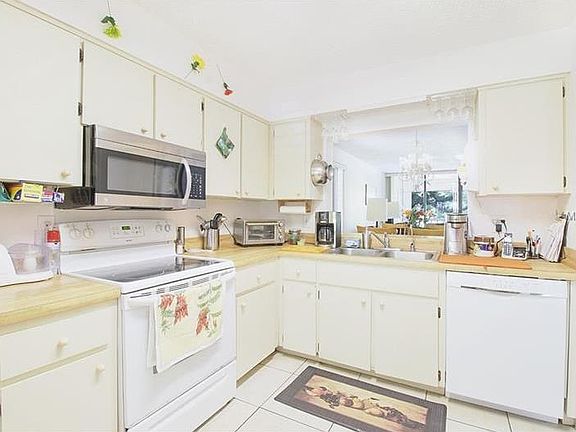 4th image of 1800 Mariner Dr APT 11