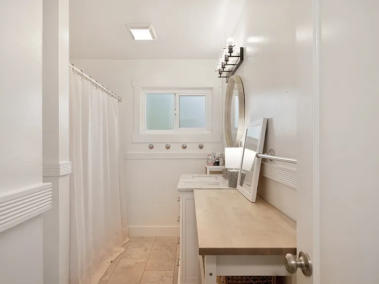 532 Oeste Dr — Photo 6