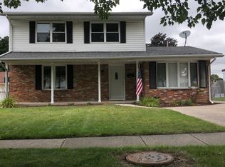 3257 Stafford Dr, Oregon, OH
