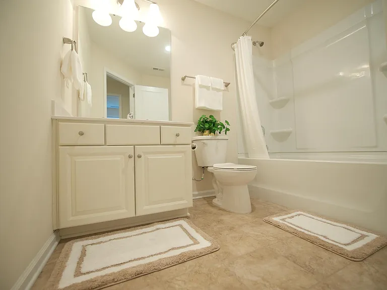 160 Johnson Manor St — Photo 13