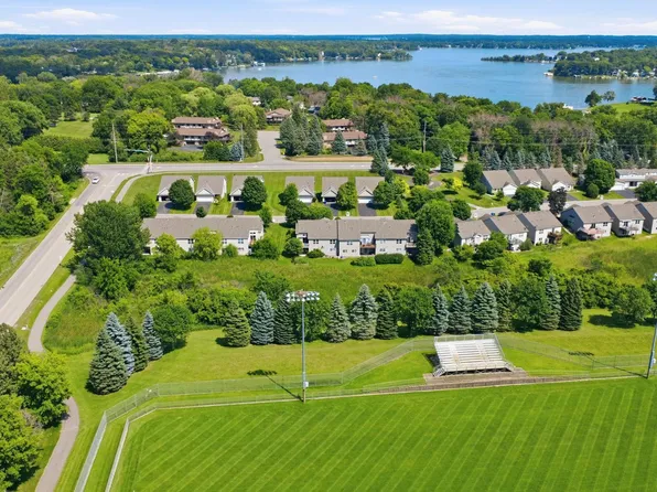 1235 Langewood Dr, Mound, MN 55364