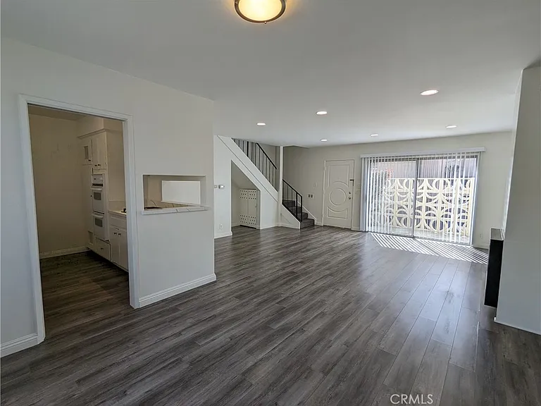 589 Fairview Ave — Photo 9