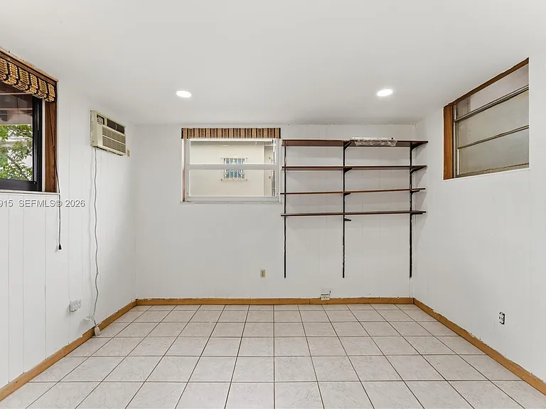 121 SW 71st Ave — Photo 26