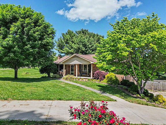 3rd image of 1774 Oriole Ct