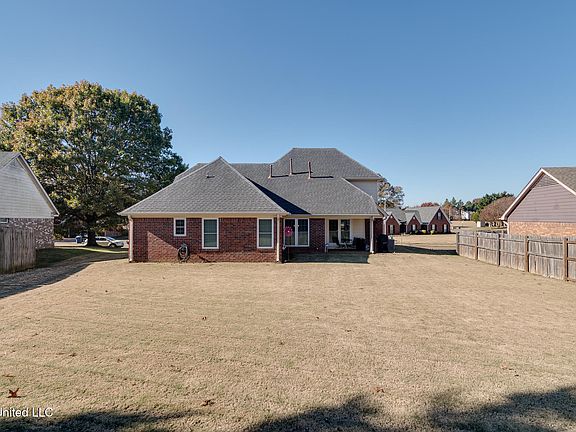 4th image of 9134 Hickory Dr