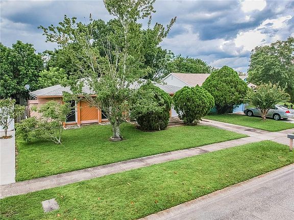 5th image of 7725 Killian Dr