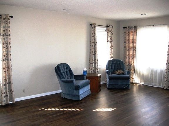 5th image of 329 Grandview Ave