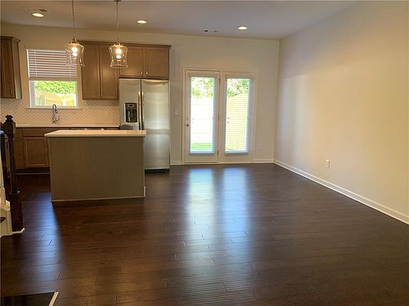 5th image of 4908 Longview Walk