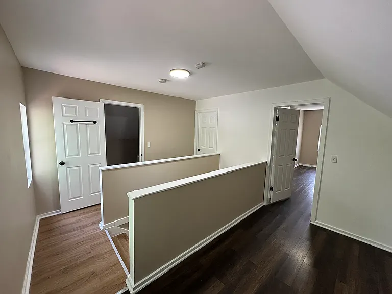 15400 Merrill Ave — Photo 12