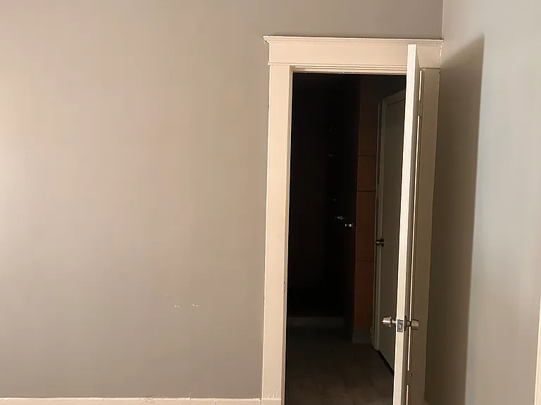2404 Jackson Ave — Photo 13