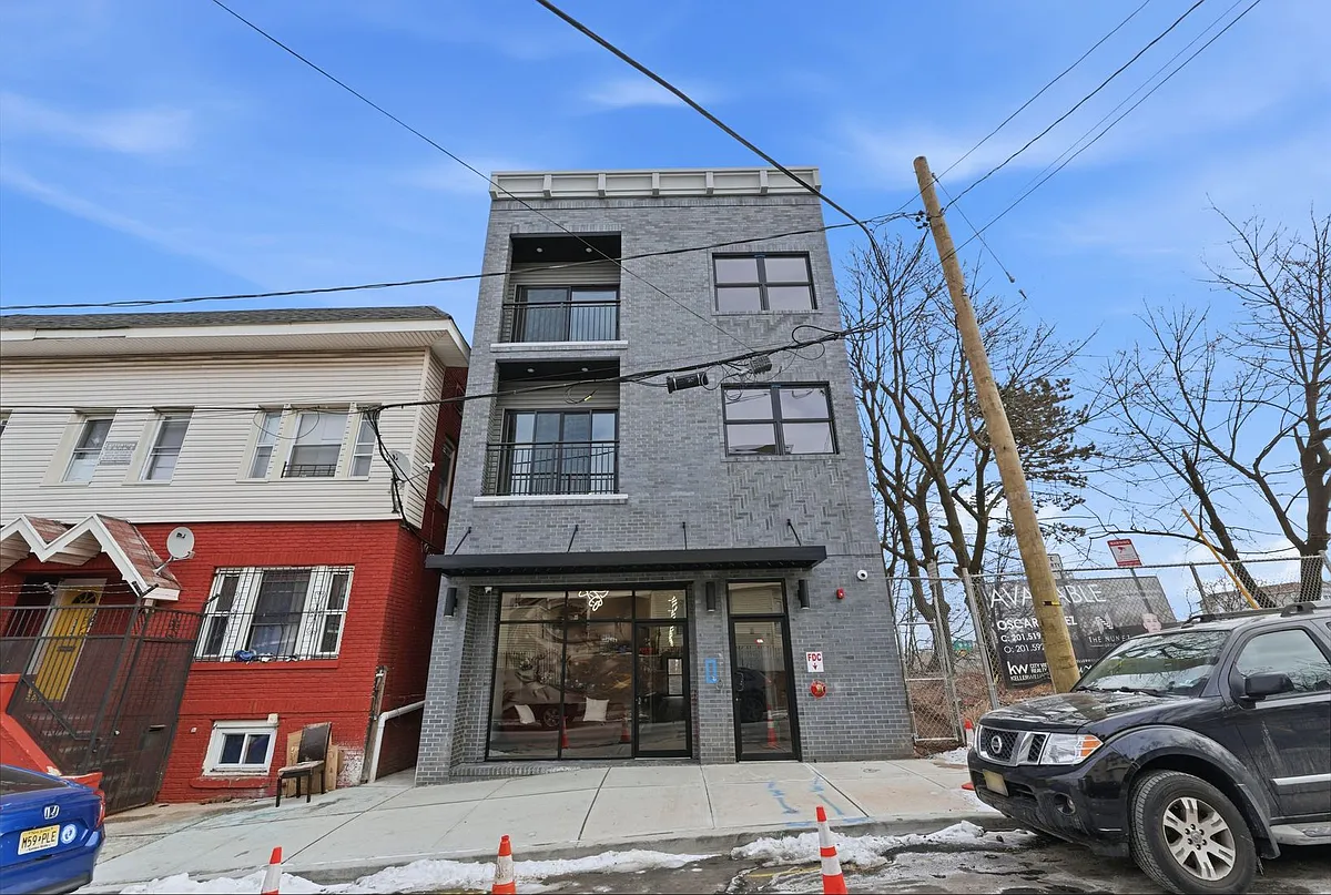 Building Photo - 109 N 7th St #3