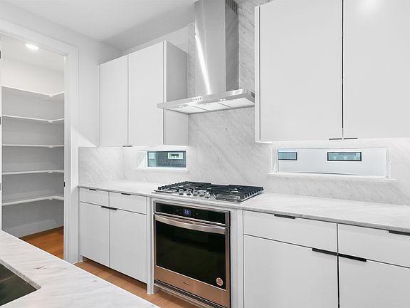 5th image of 1147 N Madison Ave #104