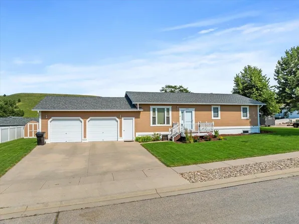 1006 S 33rd St, Spearfish, SD 57783
