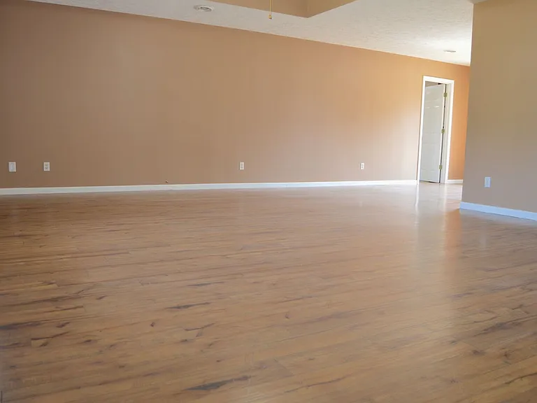14620 Hobby Dr — Photo 2