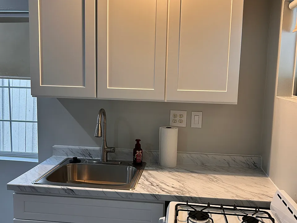 1536 N Dominion Ave