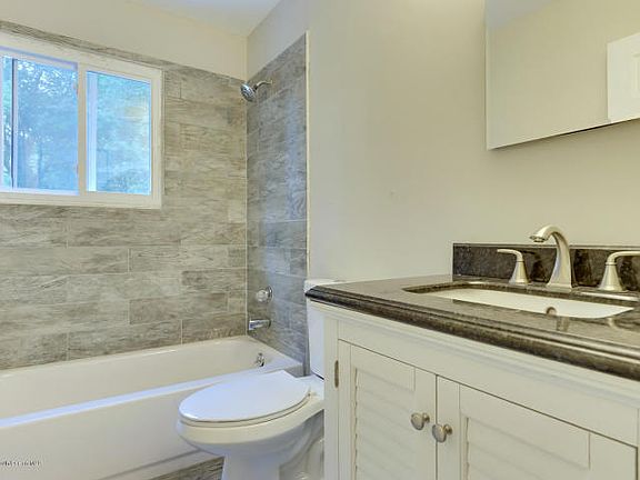 3rd image of 48 Lakeview Dr
