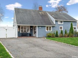 159 Elm Dr E, Levittown, NY 11756