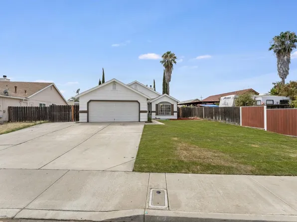 527 Park Warren Dr, Los Banos, CA 93635